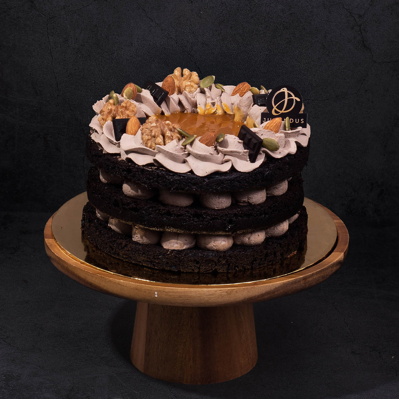 Salted caramel vegan naked cake 2 1